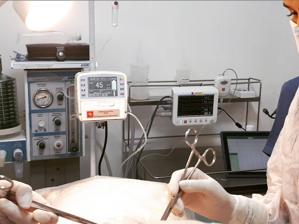 Centro cirúrgico SOS Clínica Veterinária
